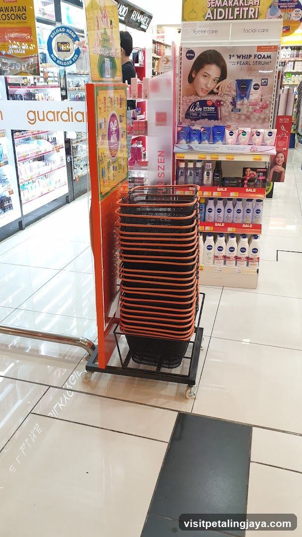 Shopping Mall Interior Display