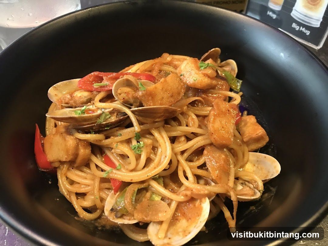 Spaghetti with Clams and Scallops