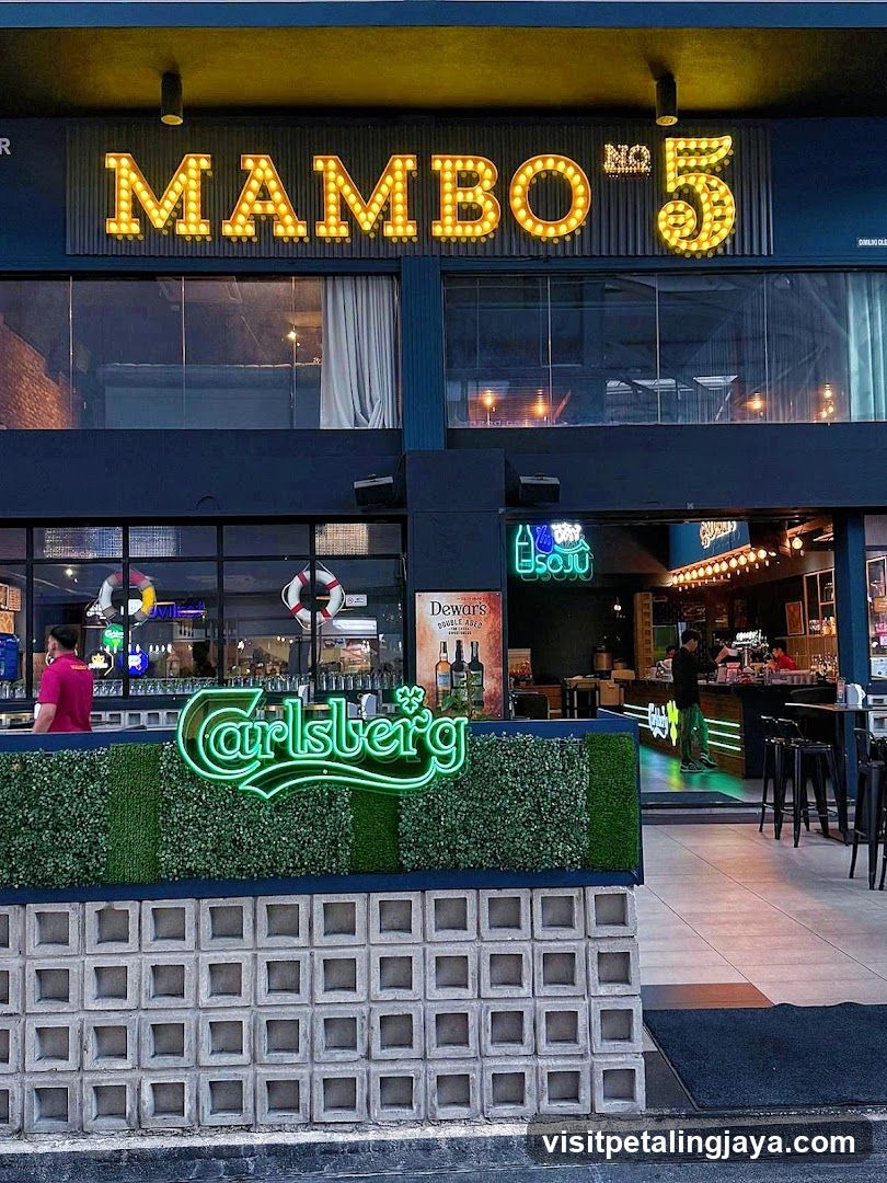Mambo 5 Bar Exterior