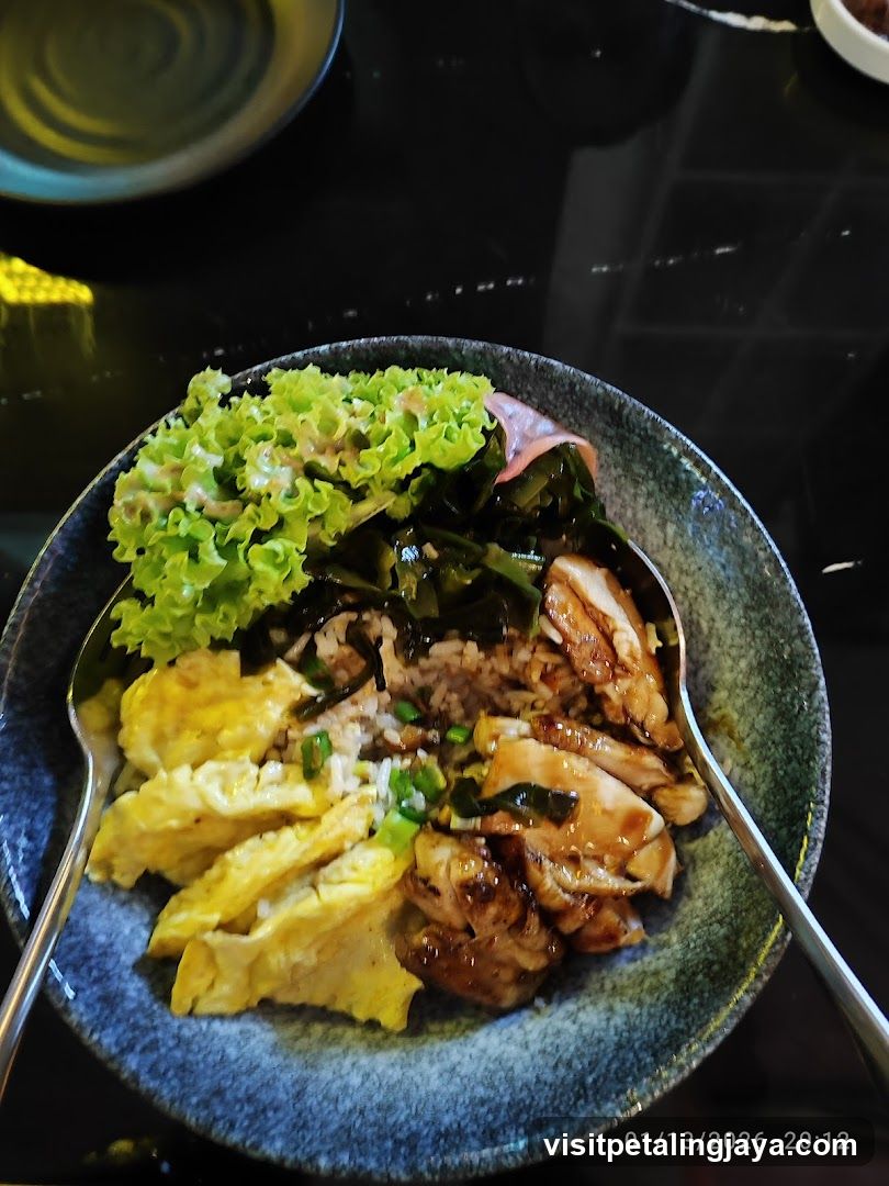 Rice Bowl with Chicken and Egg