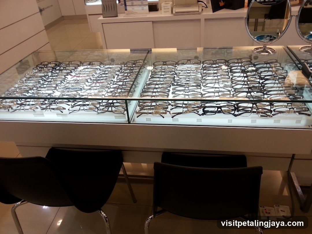 Optical Shop Interior Display