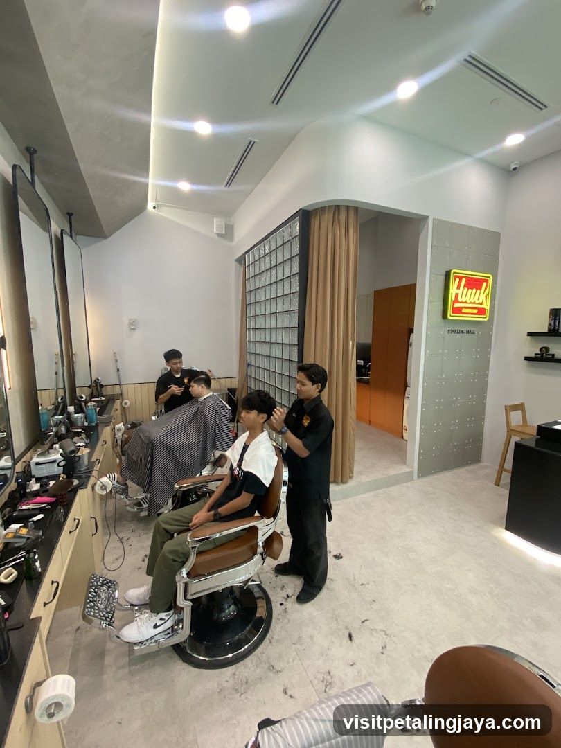 Huuk Barbershop @ The Starling