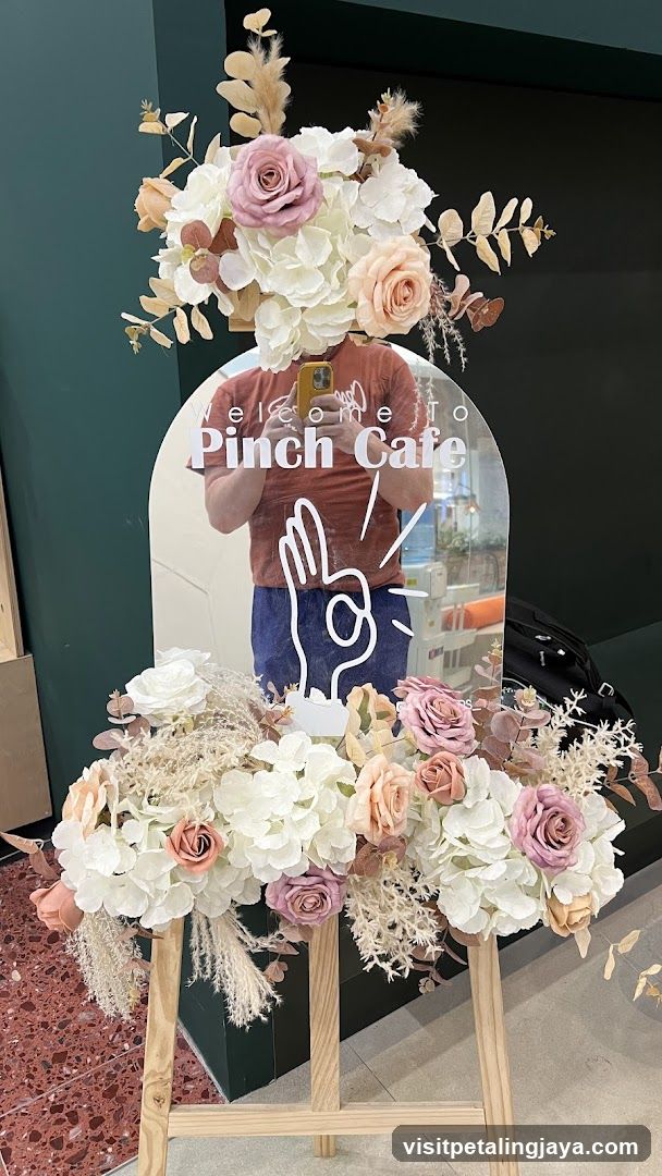 Welcome to Pinch Cafe
