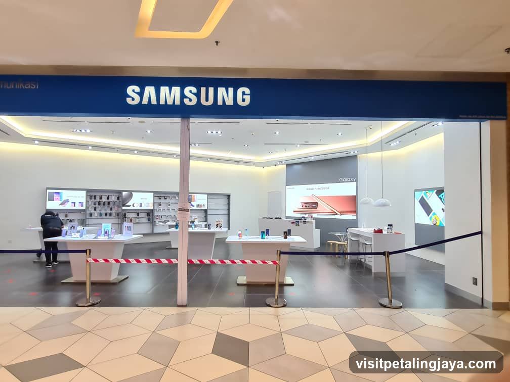 Samsung Experience Store @ The Starling