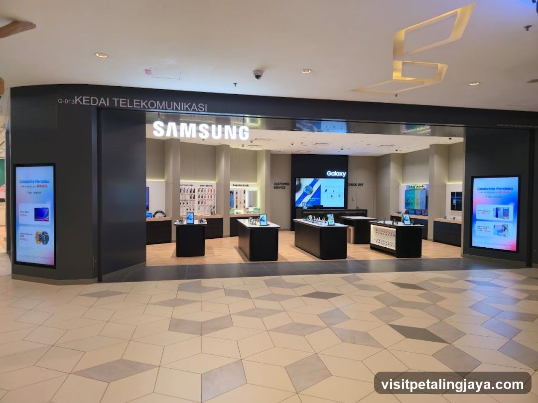 Samsung Experience Store @ The Starling
