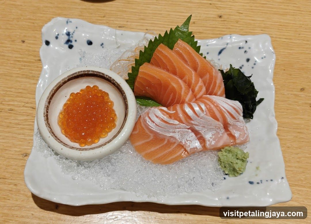 Sashimi Platter with Salmon and Roe