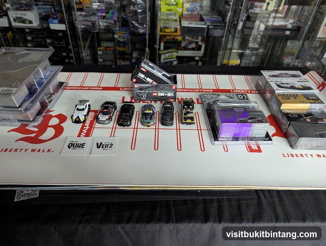 Die-cast car models and accessories