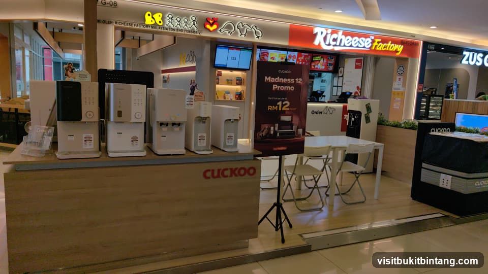 Cuckoo and Richeese Factory Storefront