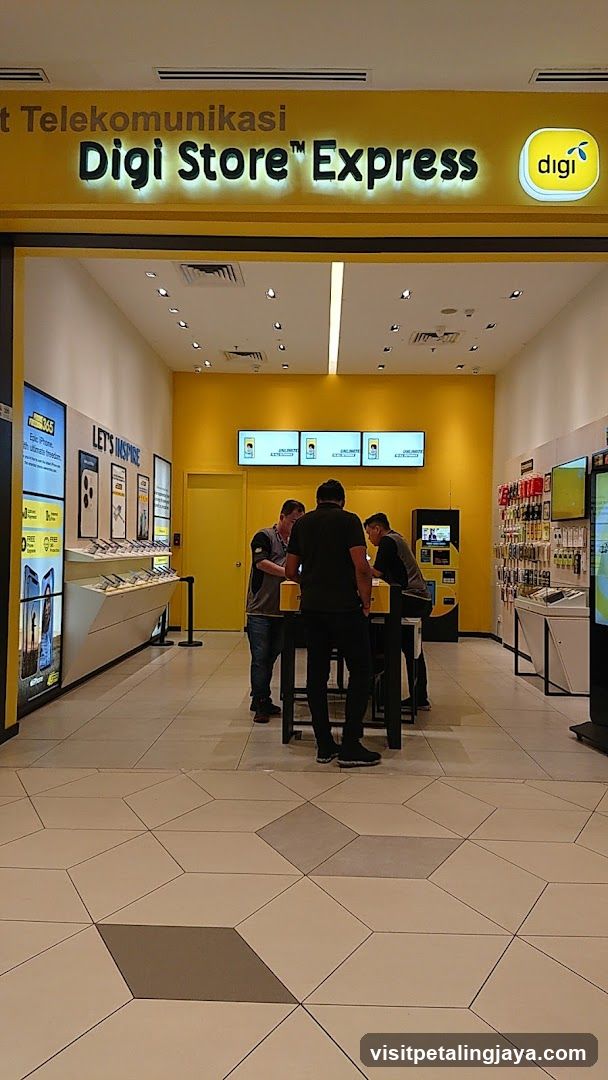 Digi Store Express Interior