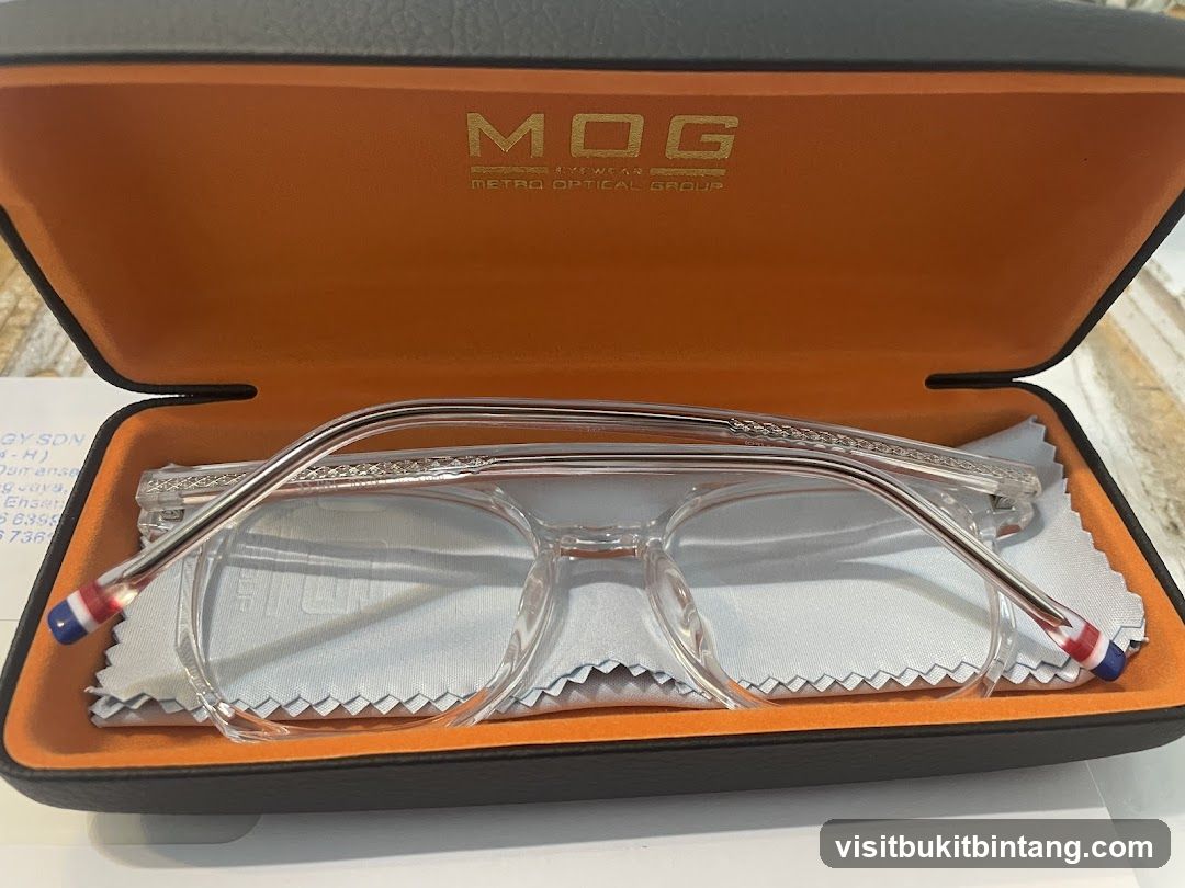 MOG Eyewear Atria Mall Shopping Gallery