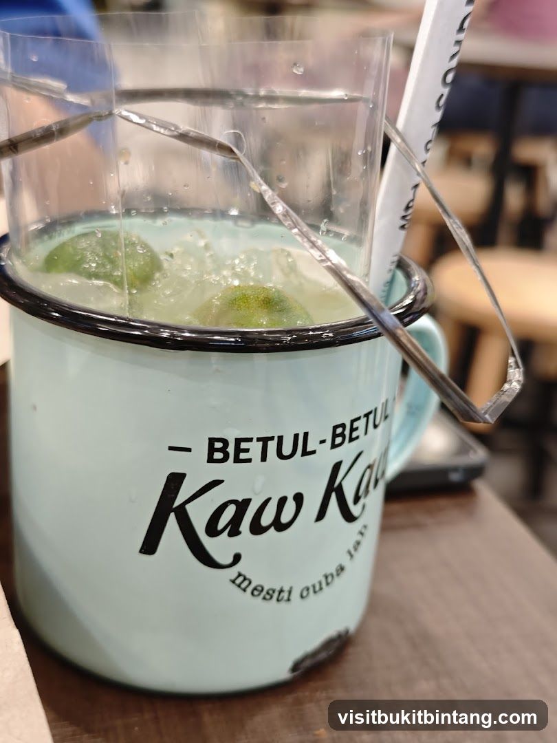 Drink with limes and ice