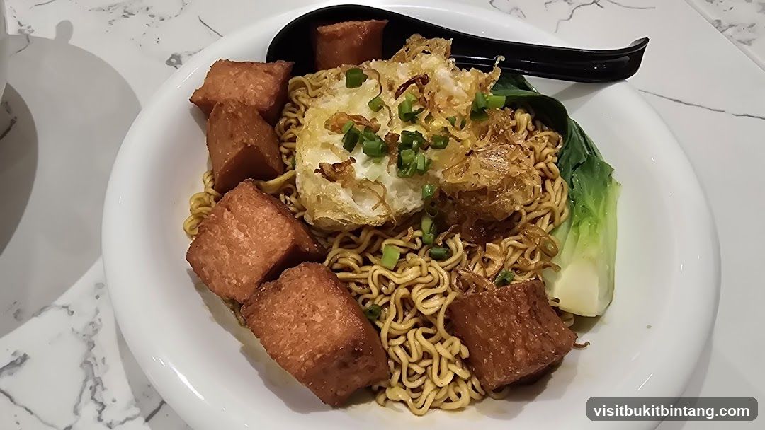 Noodles with Fried Spam and Egg