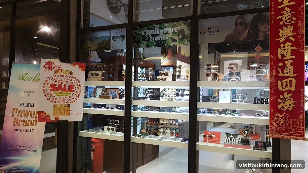 Eyewear Store Display