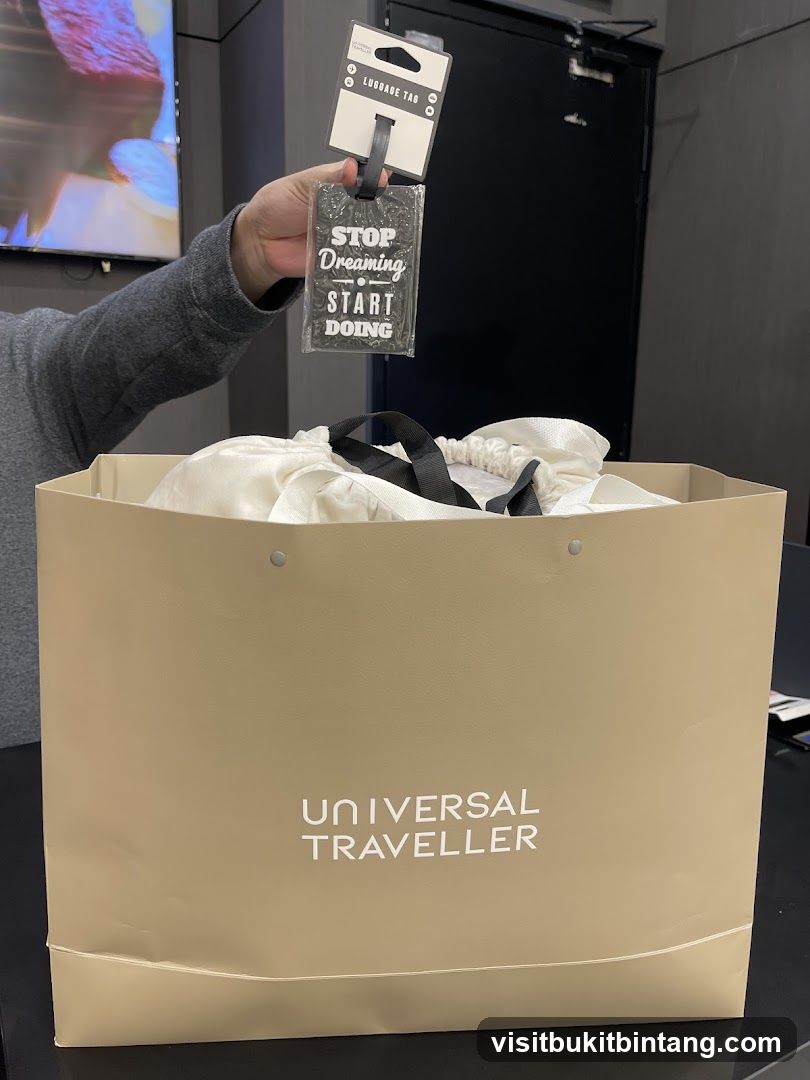 Shopping Bag and Luggage Tag