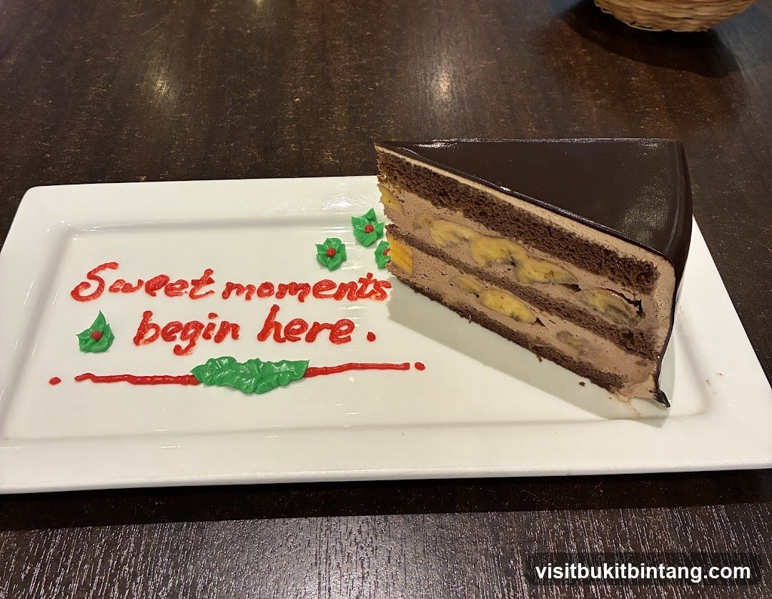 Chocolate Banana Cake Slice