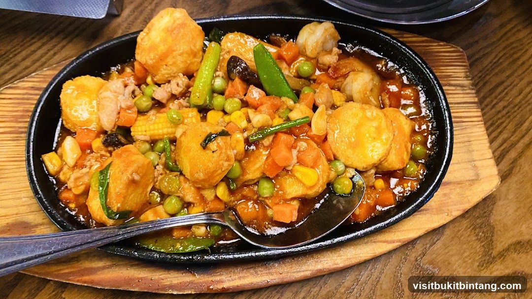 Sizzling Tofu and Vegetable Dish