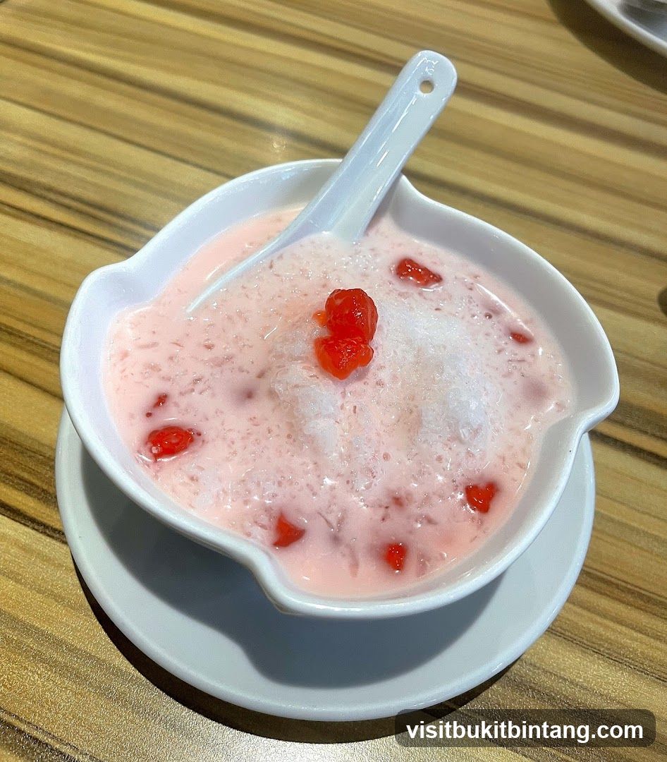 Dessert with Ice and Fruit