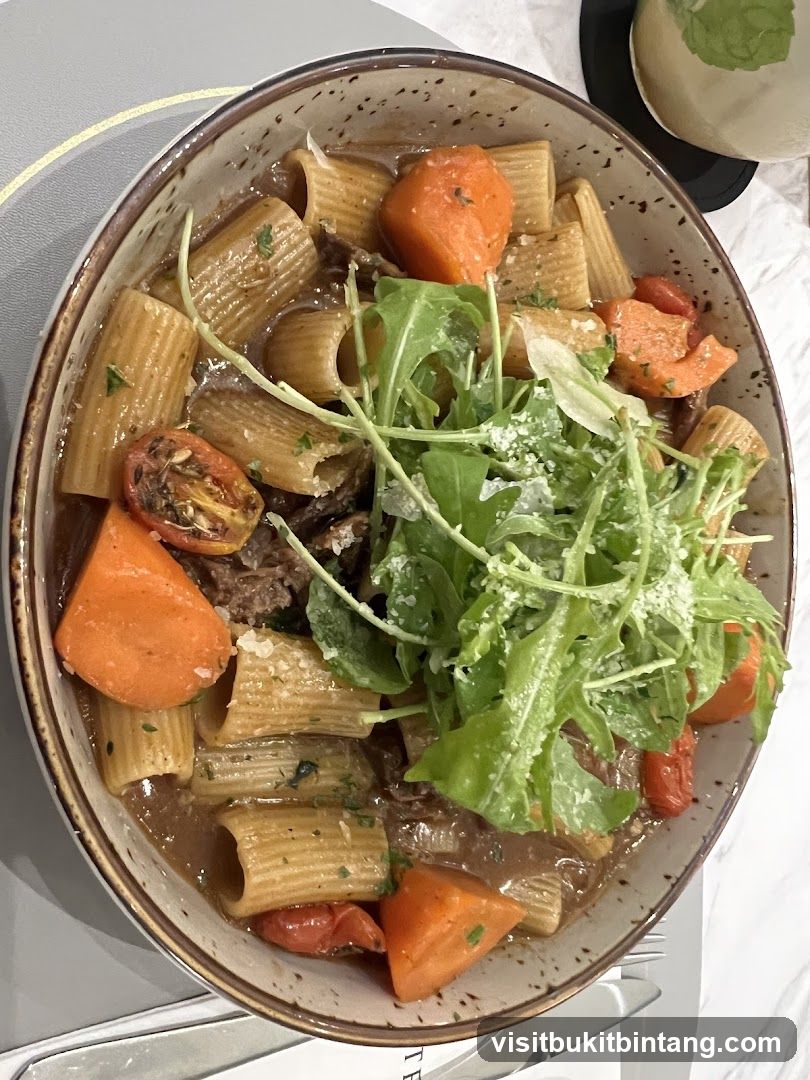Pasta dish with meat and vegetables