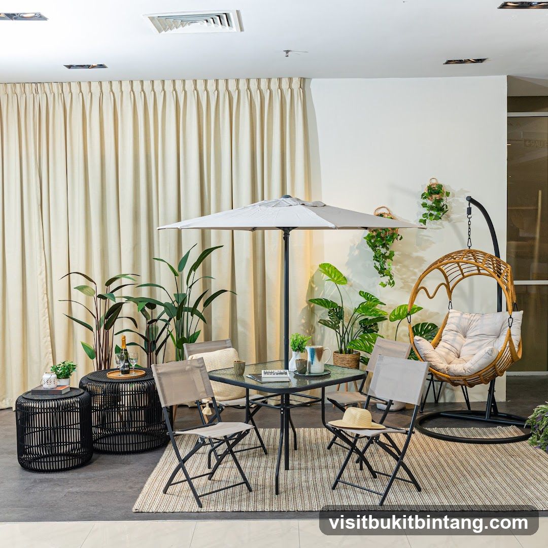 Outdoor Furniture Display