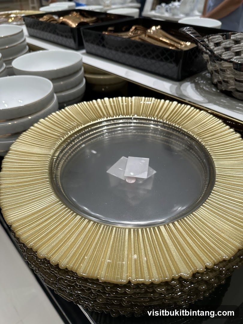 Gold Charger Plates and Tableware