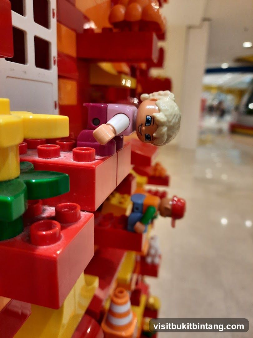 LEGO® Certified Store The Curve