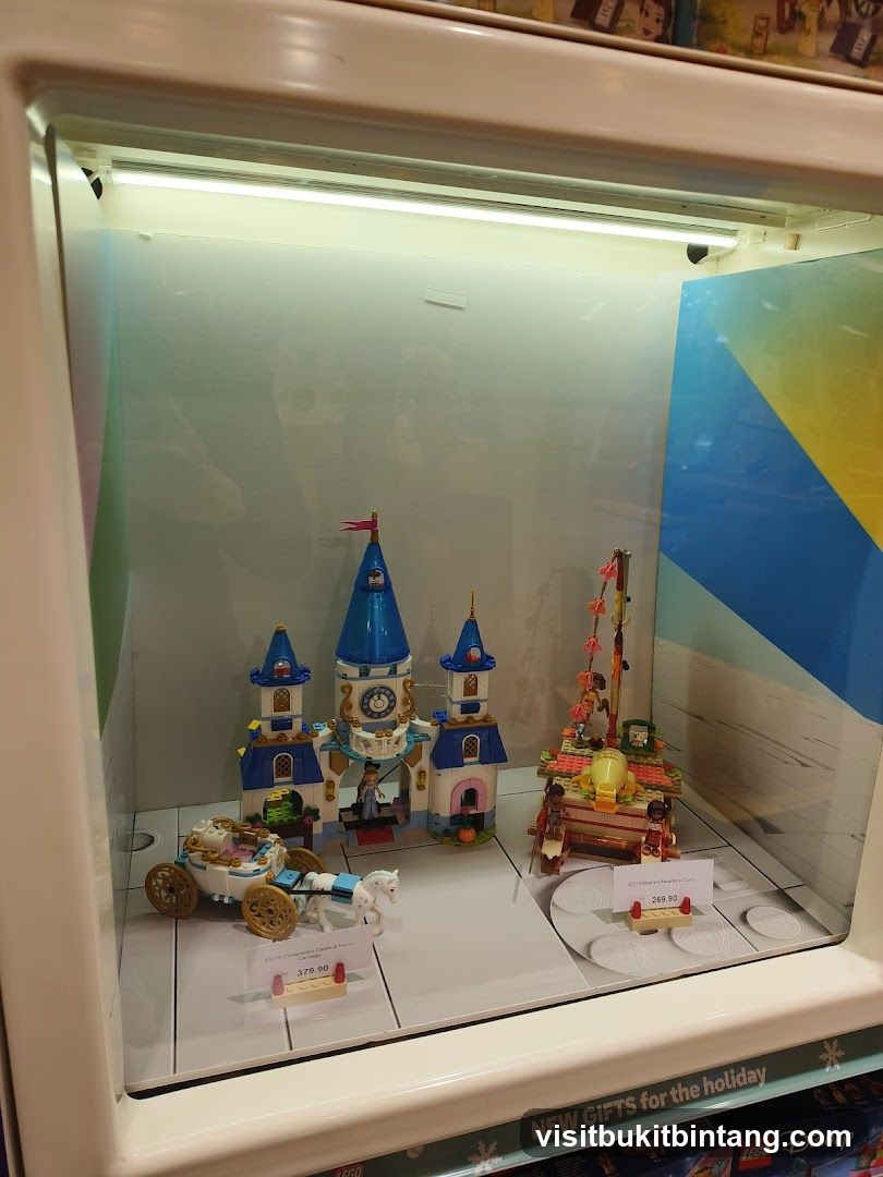 LEGO Castle and Carriage Display