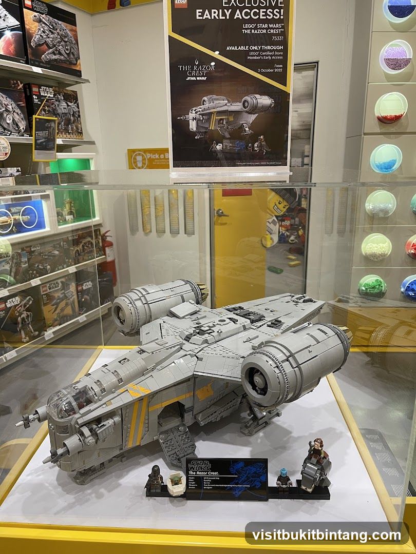 LEGO Star Wars Razor Crest Display
