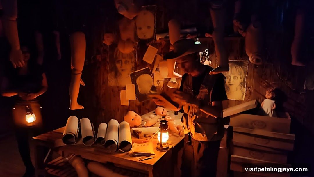 Doll Workshop Scene