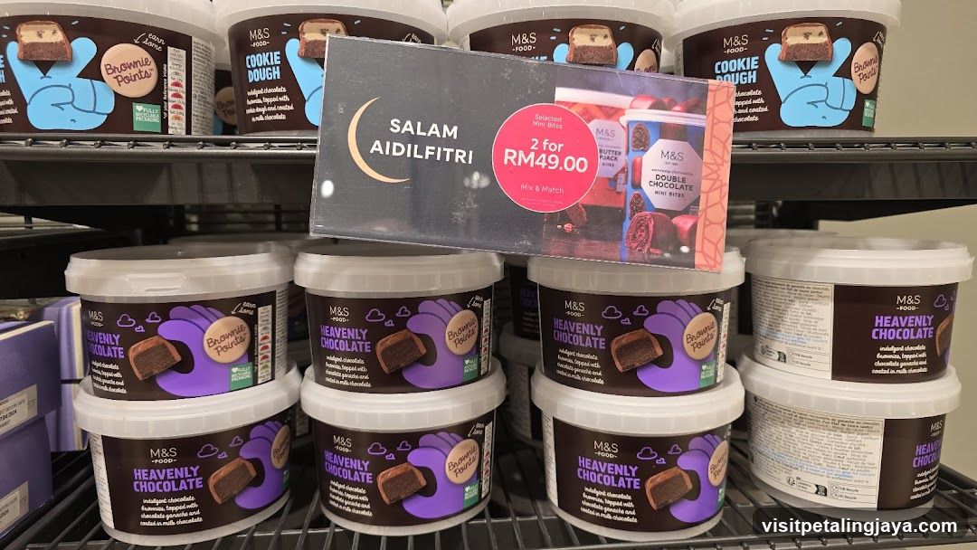 M&S Ice Cream Display