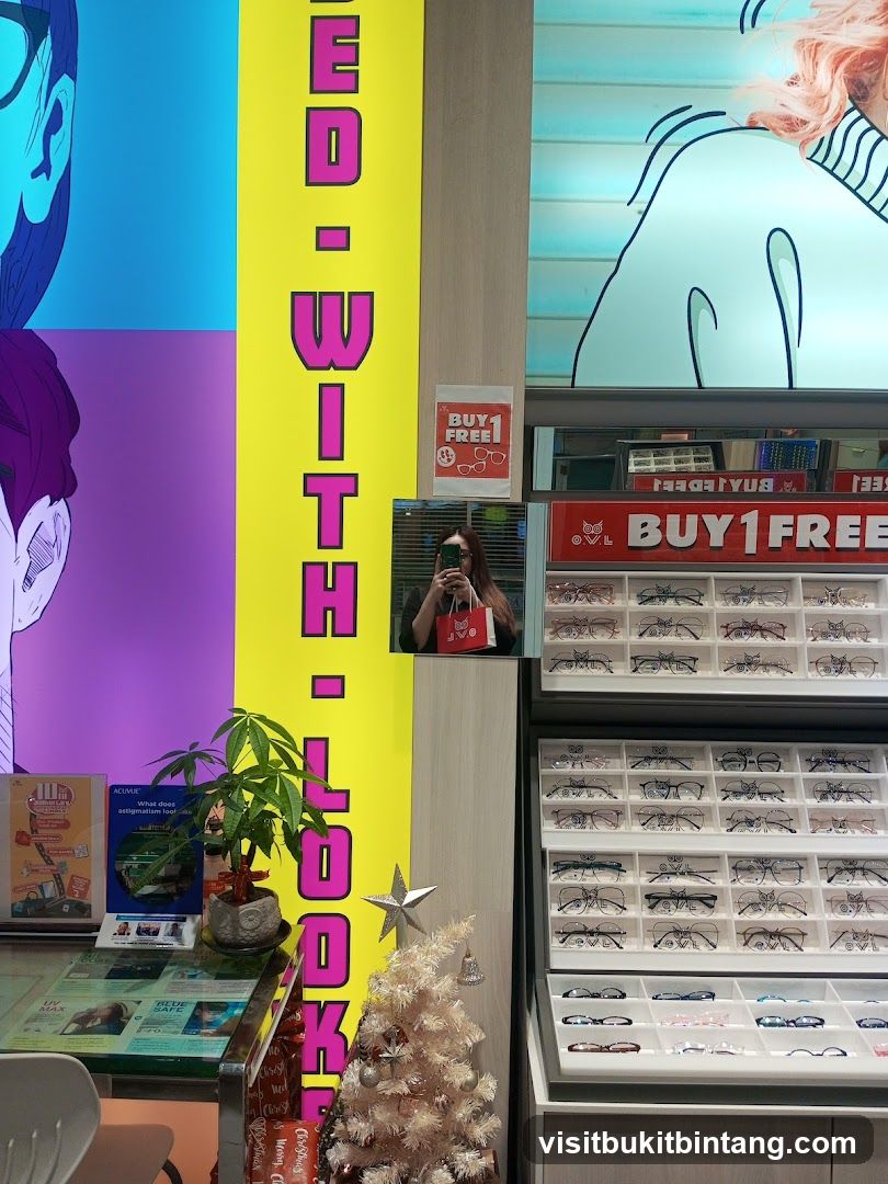 Eyewear Store Display