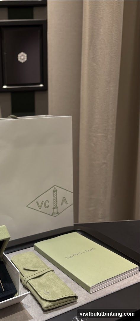 Van Cleef & Arpels branded items