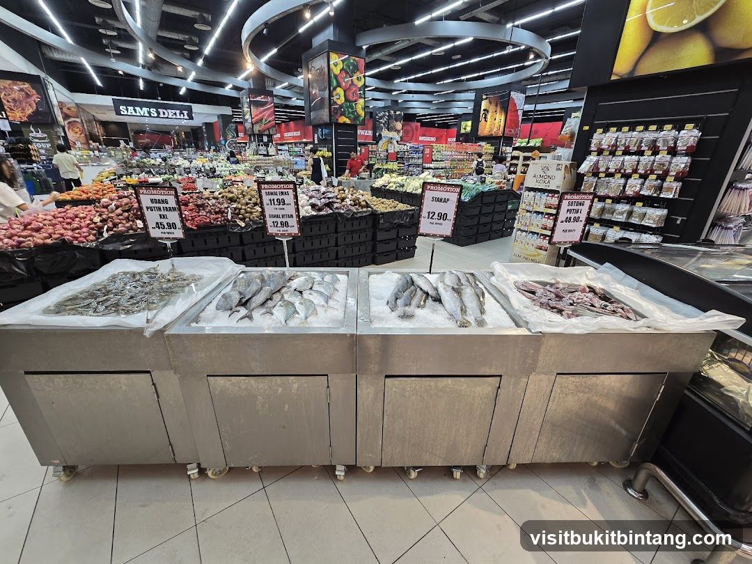 Seafood and Produce Display