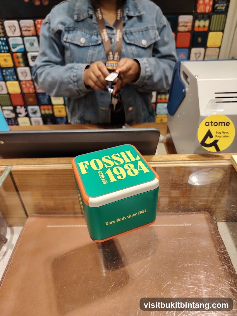 Fossil 1984 Tin