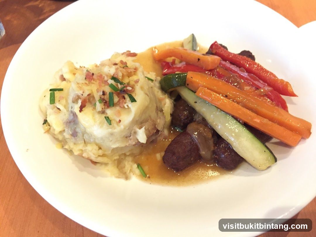 Mashed Potatoes with Meat and Vegetables