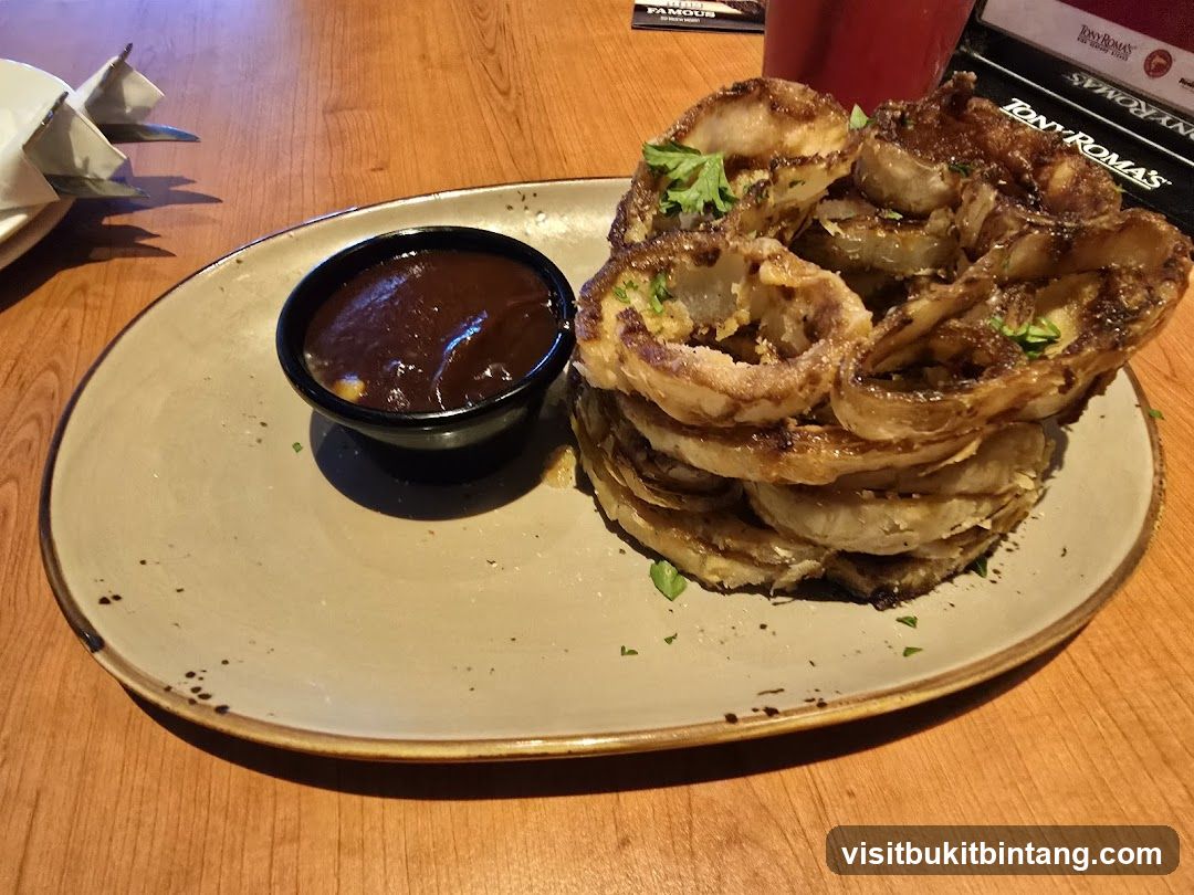 Onion Rings with Dipping Sauce