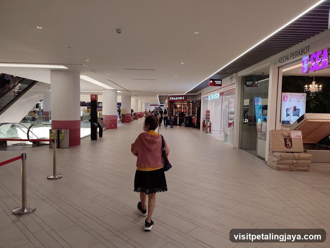 Bolton Vision @ One Utama Second Floor (NEW WING)