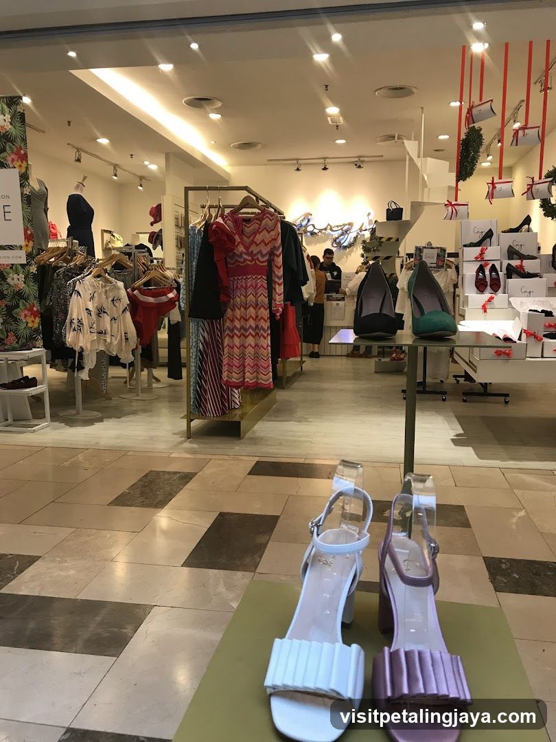 Fashion Store Interior Display