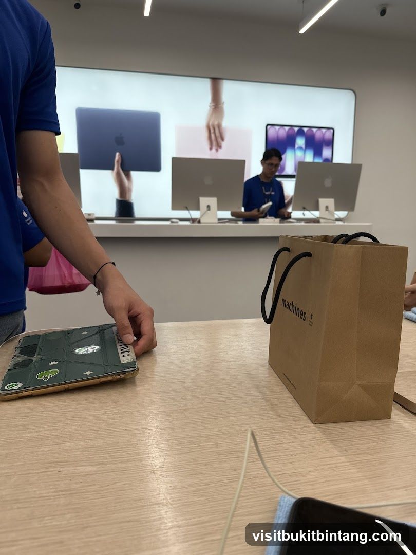 Apple Store Interior