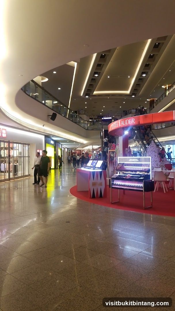Estee Lauder Display in Mall