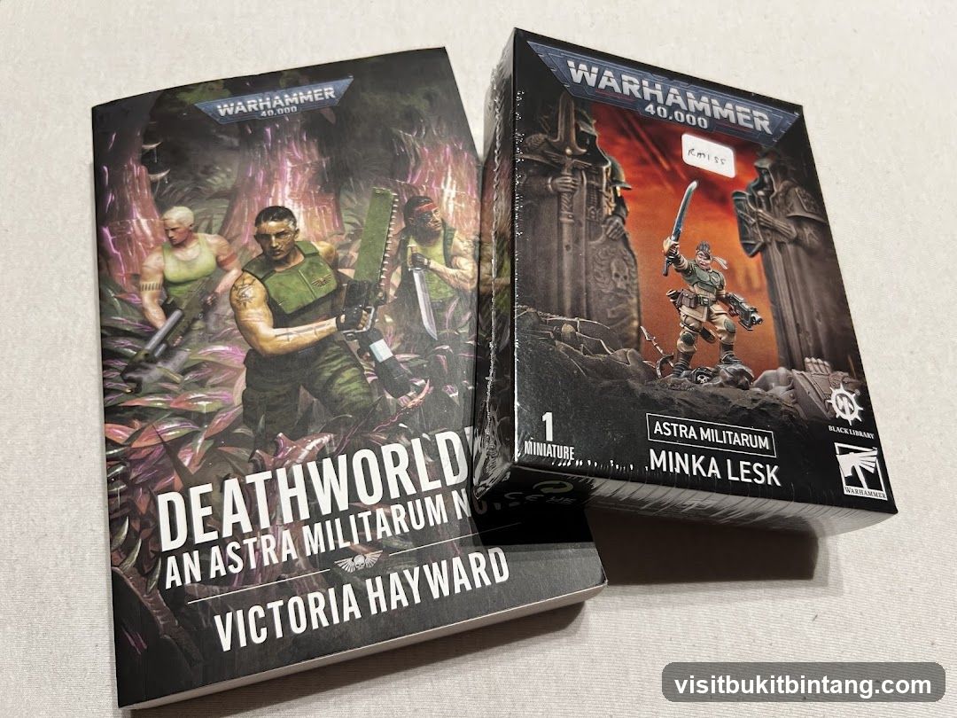 Warhammer 40,000 Book and Miniature Box