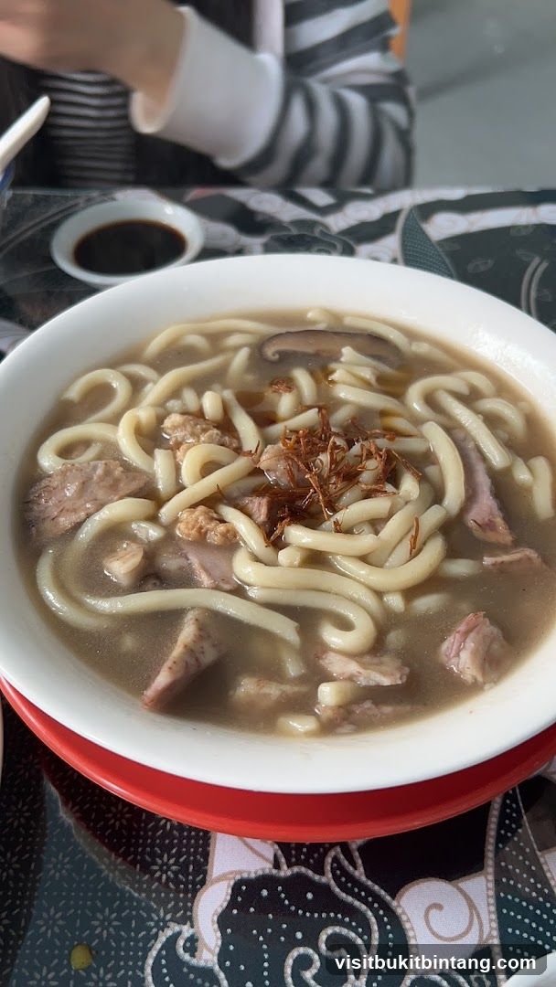 Noodle Soup with Meat and Mushroom