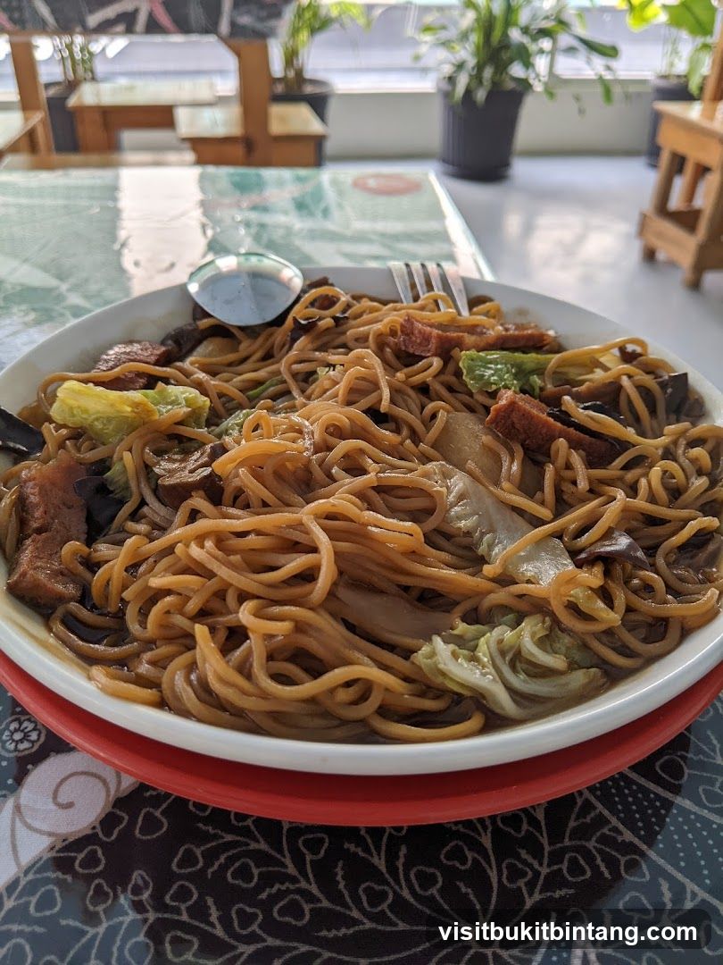 Noodles with Vegetables and Meat