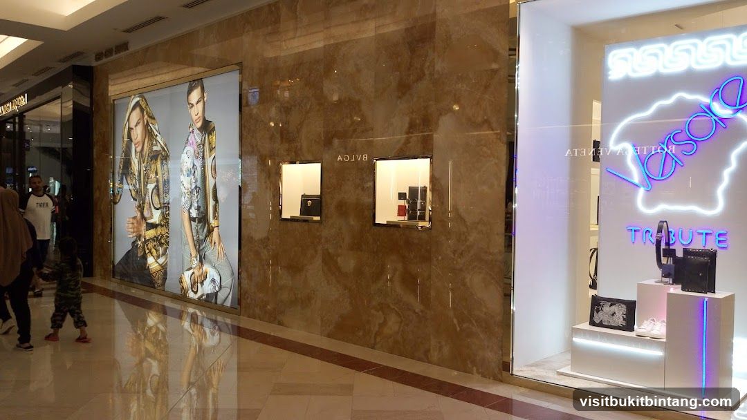 Luxury Storefront Display