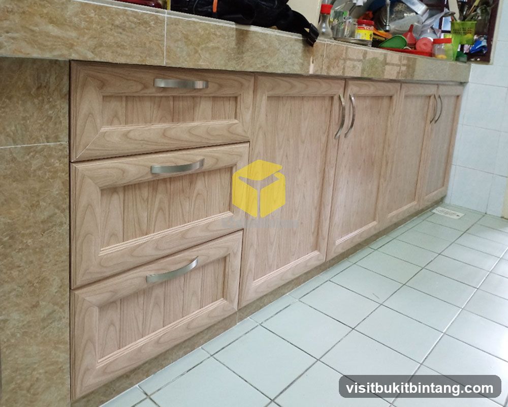 Kitchen Cabinets and Countertop