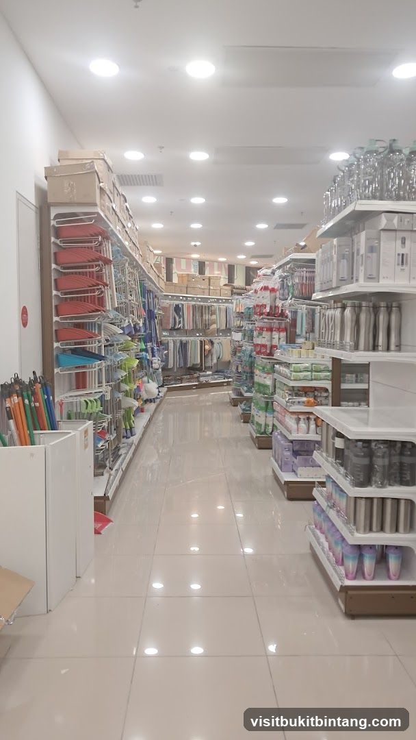 Aisle in a retail store