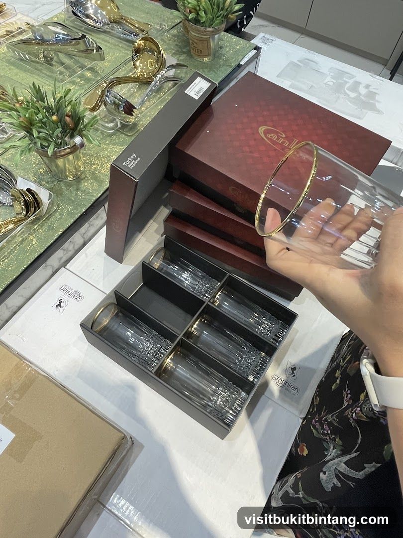 Tableware Display
