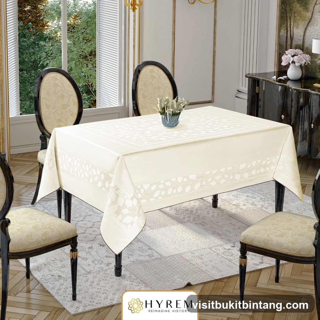 Elegant Dining Room Setting