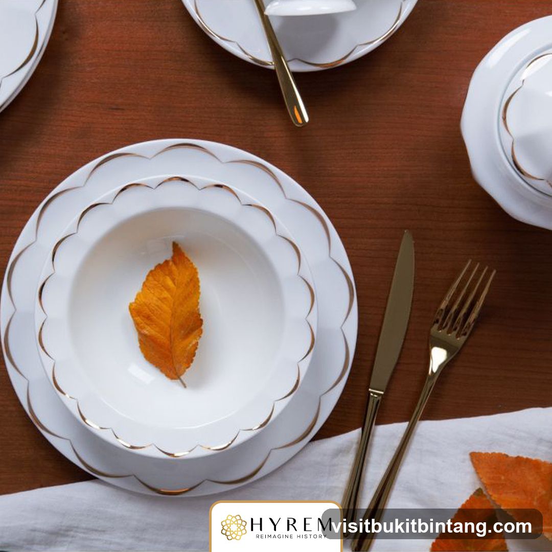 Table Setting with Autumn Leaf