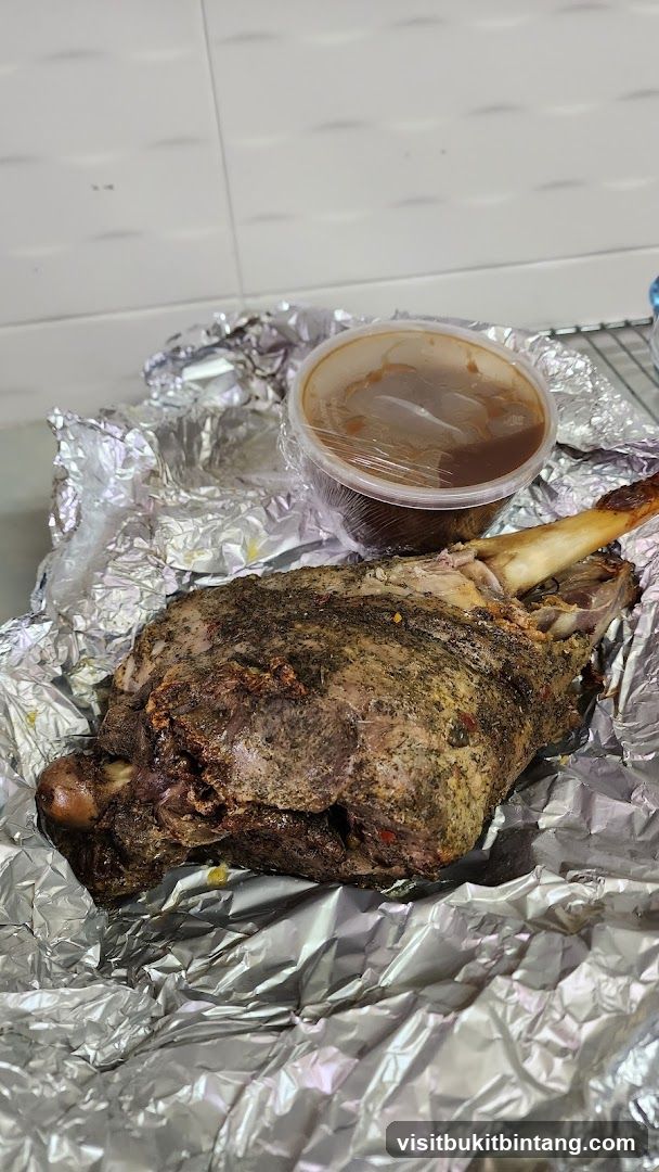 Roasted Lamb Leg with Sauce