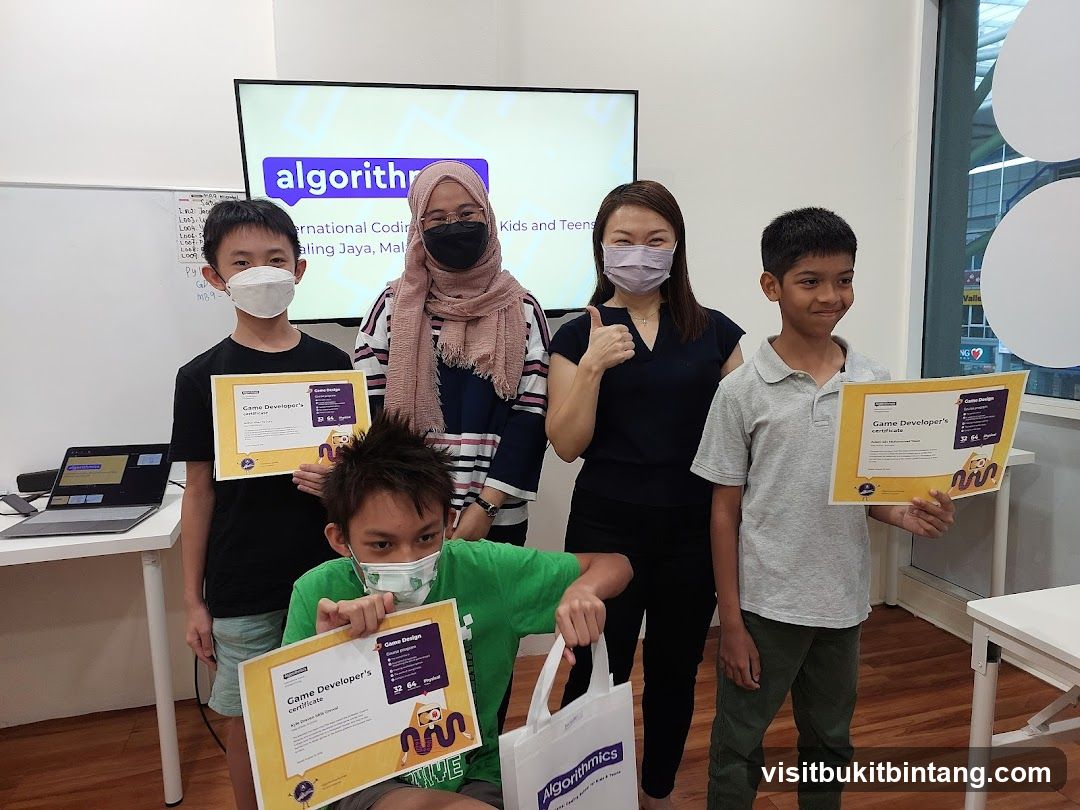 Students receiving certificates